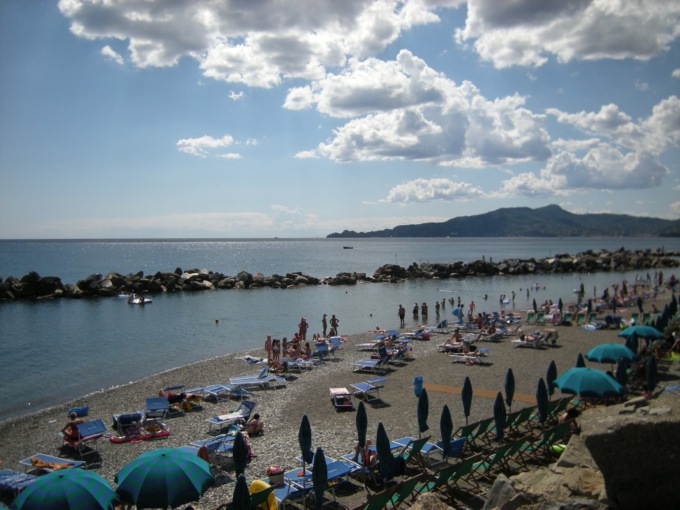 Futuro incerto per i bagni Gabbiano: i clienti scrivono al sindaco