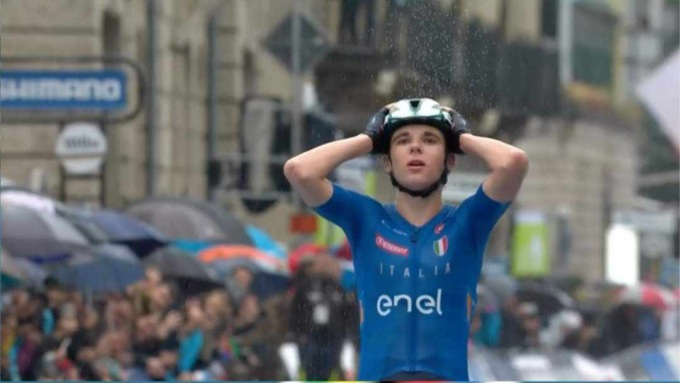 Lorenzo Finn di Avegno è il nuovo campione del mondo juniores di ciclismo su strada
