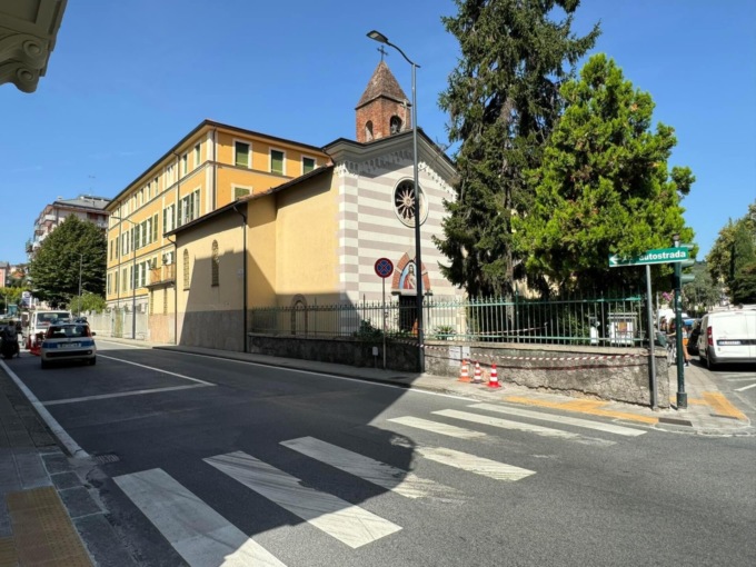 Semaforo in tilt, via Castagnola a senso unico: e se fosse la soluzione?