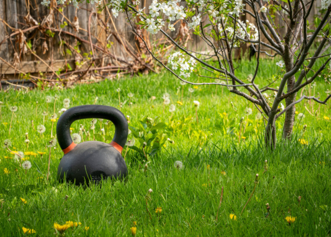 Kettlebell in ghisa: l’allenamento completo per forza e resistenza al miglior prezzo