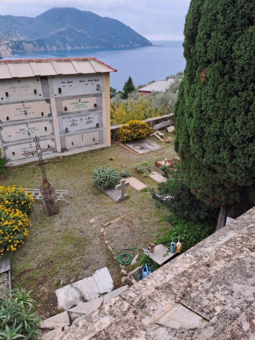 Ricorrenza del 2 novembre, a Recco pulizie straordinarie nelle aree cimiteriali