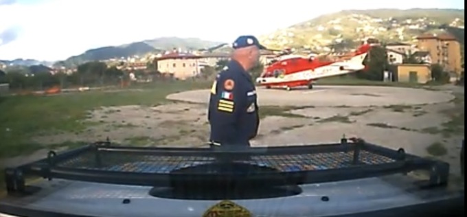 Cogorno, 42enne precipita da un albero e finisce in ospedale in codice rosso