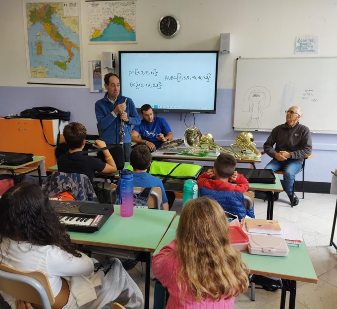 La banda di Camogli incontra gli alunni della prima e seconda media