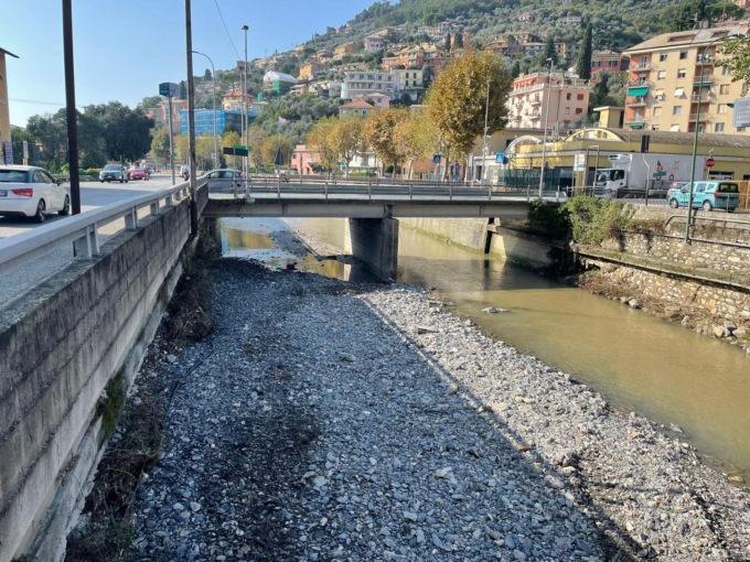 Recco, dopo l’ondata di maltempo si riporta in sicurezza il torrente