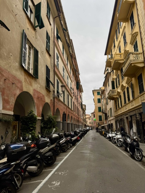 Rumori molesti e atti vandalici a Chiavari, interrogazione dell’opposizione