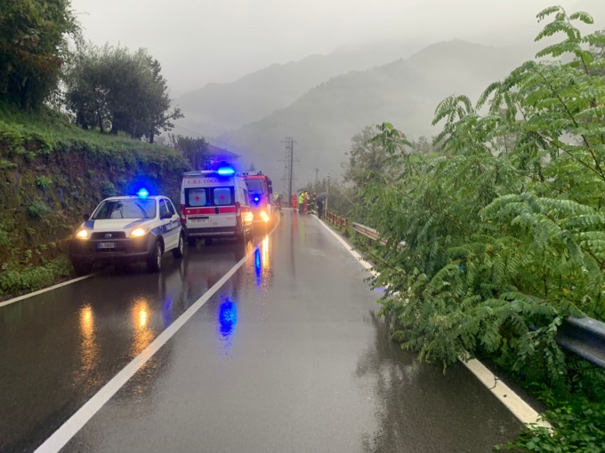 Località Campreveto, trovata un’auto sotto il ciglio della strada