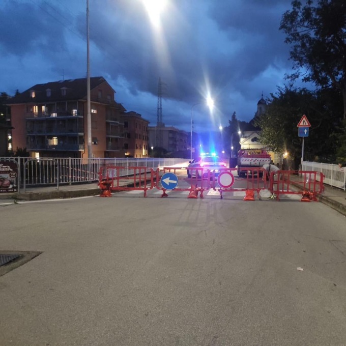 Chiusa via Nazionale tra ponte Serlupi e il ponte Romano