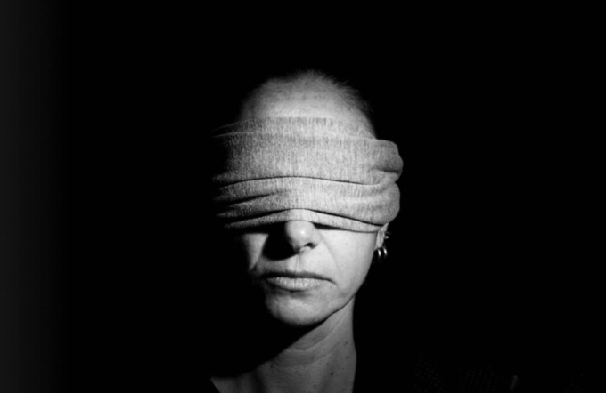 “Non nascondere”, a Chiavari una mostra fotografica per dire no alla violenza