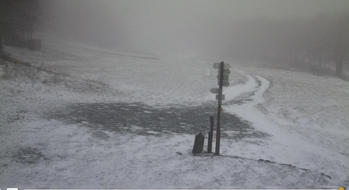 Calano le temperature, prima neve anche in Val d’Aveto