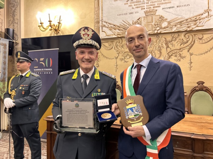 A Chiavari conferita la cittadinanza onoraria alla Guardia di Finanza
