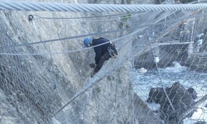 Punta Chiappa, avanti i lavori per la nuova barriera paramassi