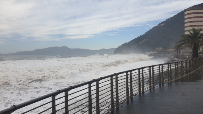 Confermato da Arpal l’avviso meteo per mareggiata intensa