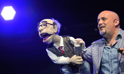 Il ventriloquo Andrea Fratellini approda al Teatro Sociale di Camogli