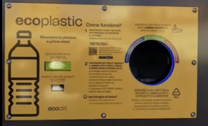Casarza, posizionato un nuovo eco compattatore per il riciclo della plastica