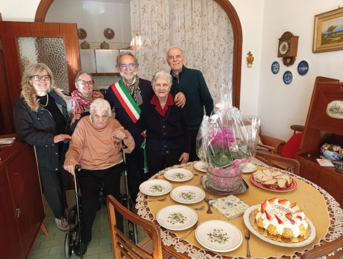 Cogorno, Sabina Correani festeggia 100 anni