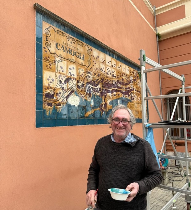 Restaurata la piantina di Camogli fatta di mattonelle