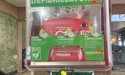 Inaugurato a Recco un nuovo defibrillatore