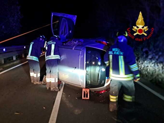 Incidente a Chiavari, auto si ribalta sull’Aurelia