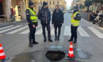 Chiavari, cedimento del manto stradale in corso Dante: problemi al traffico