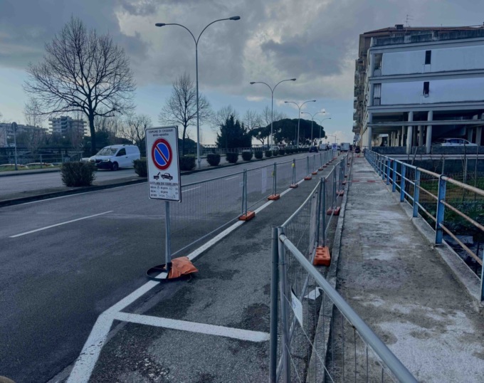 Chiavari, proseguono lavori di rifacimento del marciapiede di viale Kasman