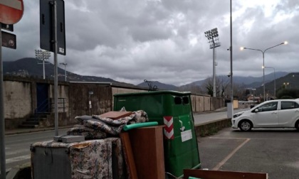 Abbandono di rifiuti a Sestri Levante, la Polizia Locale individua i responsabili grazie al sistema di videosorveglianza