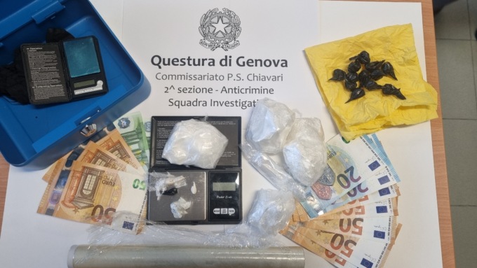 Oltre 200 grammi tra coca ed ecstasy in casa, arrestato 40enne a Chiavari