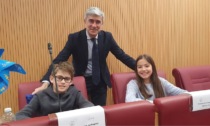 Francesco Solinas accompagna i giovani consiglieri del consiglio comunale dei ragazzi in Regione