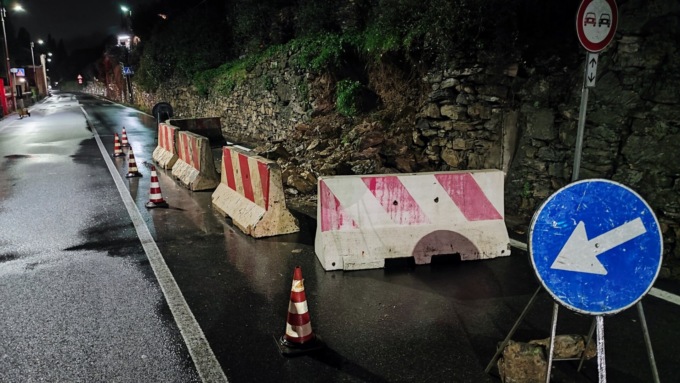Zoagli, frana una porzione di muro sull’Aurelia: intervento di Anas