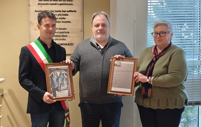 Il dono del cav. Silvano Bortolazzi alla Biblioteca Civica di Recco