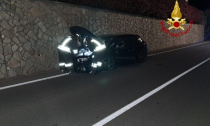 Frontale moto-auto a Pian dei Ratti: un ferito grave trasportato al San Martino