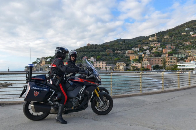 Ruba auto, denunciato per furto 27enne