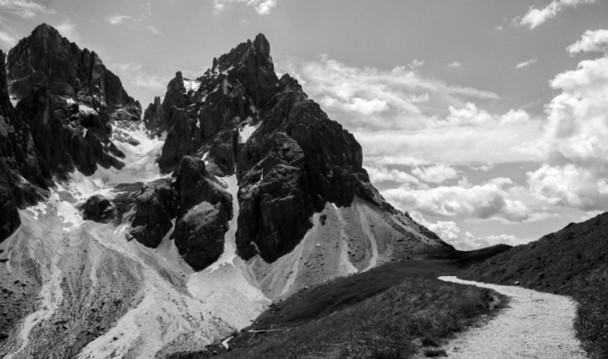“Disordine apparente” la nuova mostra della giovanissima fotografa Aurora Sanna