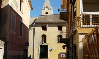 Il gruppo "Amici della Madonna" consegna i riconoscimenti di Lode speciale