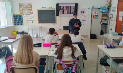 Sicurezza e rispetto: la Polfer entra in aula alla scuola G. Descalzo