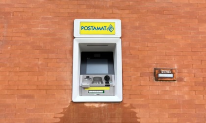 Nuovo ATM Postamat a Mezzanego