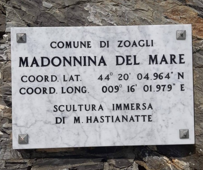 Zoagli, è tornata la targa della Madonnina del mare con le coordinate Gps aggiornate