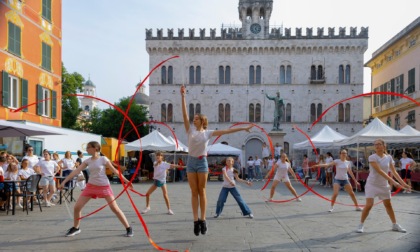 Giornata Mondiale del Donatore di sangue: il flashmob di Avis Chiavari e Gymnica2000