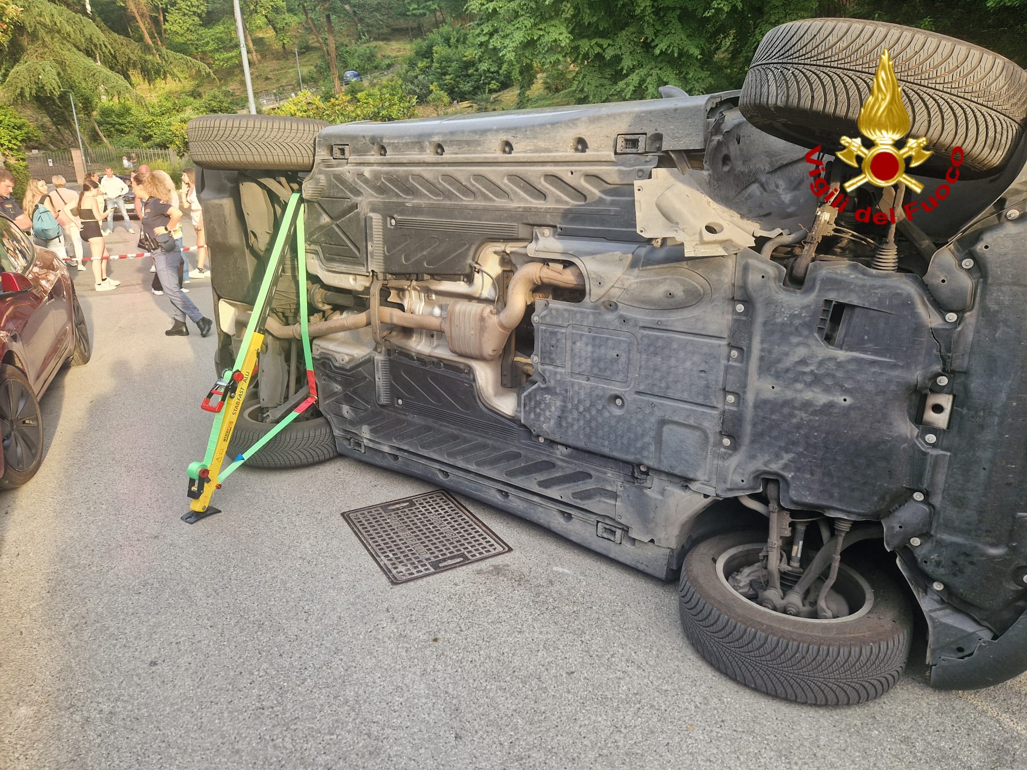 auto si ribalta rapallo