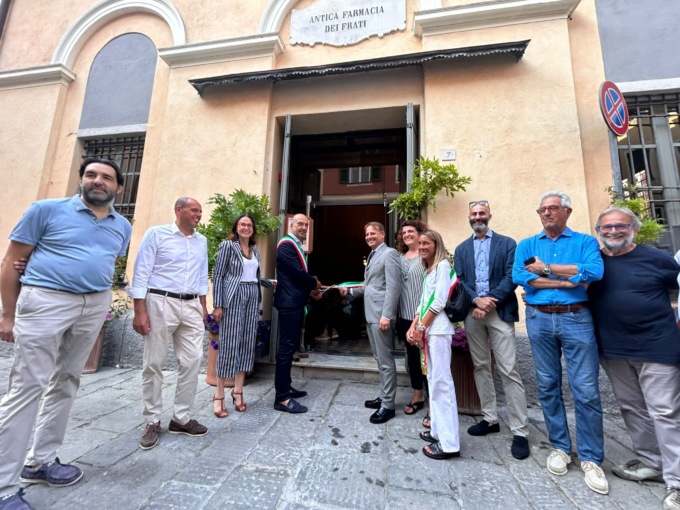 Riaperta l’antica farmacia dei Frati di Chiavari