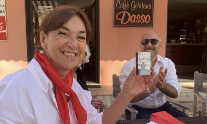 Daria Bignardi nuova iscritta Anpi: la tessera consegnata a Cavi Borgo