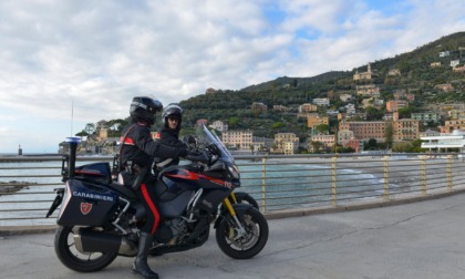Ruba iphone in un bar, arrestato in stazione