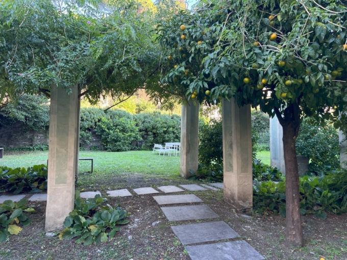 Roberto Longoni presenta il suo romanzo d’esordio nel giardino dei Lettori a Chiavari