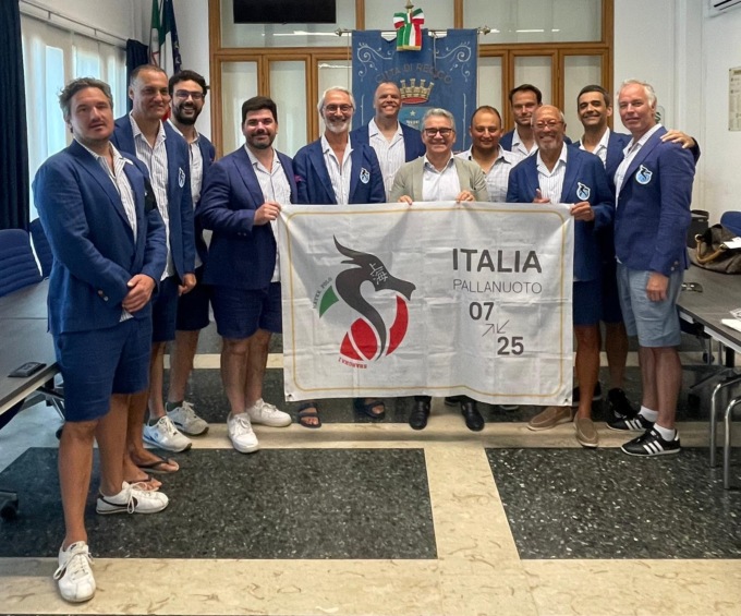 Il sindaco di Recco accoglie la squadra di pallanuoto di Shanghai in tournée in Italia