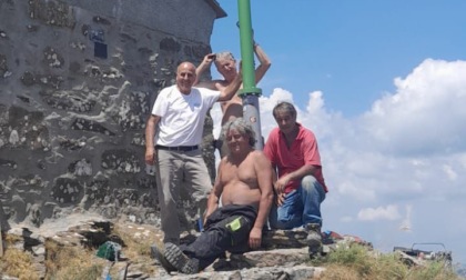 Sistemato il parafulmine per la cappelletta del Monte Ramaceto