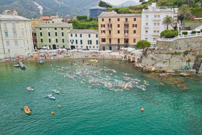 Periplo Manara 2025, 160 nuotatori in mare di Sestri Levante