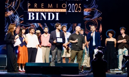 Premio Bindi 2025, trionfa Alessio Alì con "Paura di cambiare"
