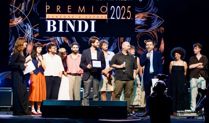 Premio Bindi 2025, trionfa Alessio Alì con “Paura di cambiare”