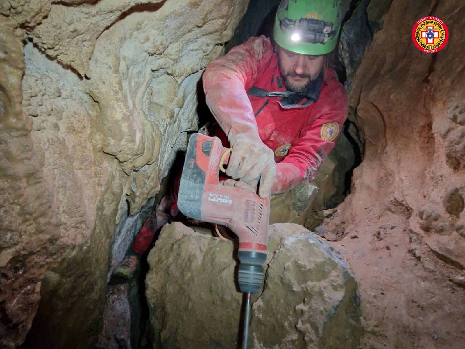 Speleologo ferito a 40 metri profondità all’Abisso Paperino di Ormea (Cuneo)