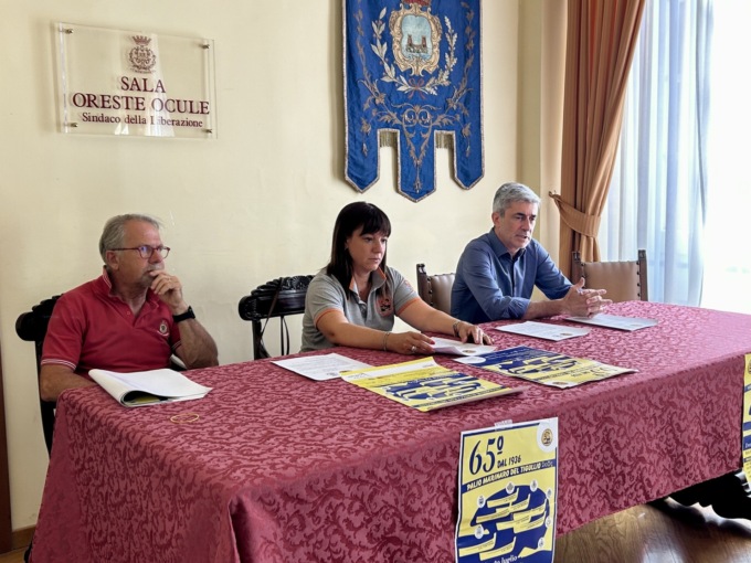 Doppio appuntamento con il canottaggio sui gozzi a Sestri Levante