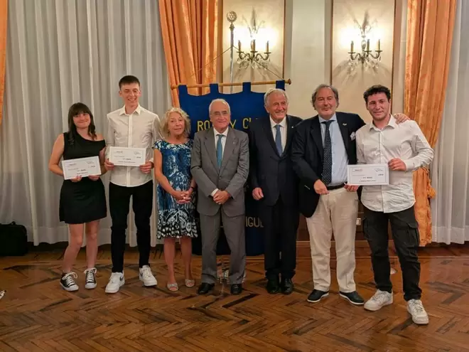 Tre studenti premiati dal Rotary Club Rapallo Tigullio per meriti scolastici